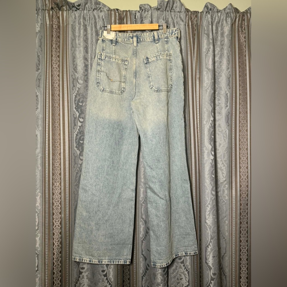 Free People Palmer Cuffed Jean in La La Land - Picture 8 of 9